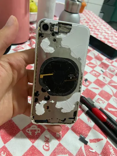 iPhone Se 2020 - Retirada de peças