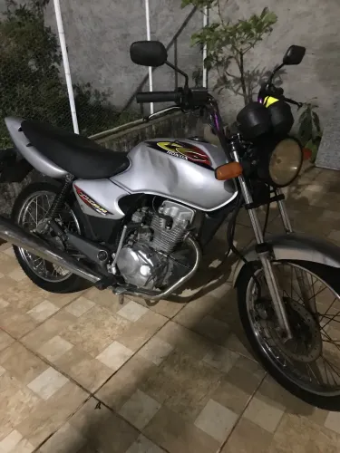 Cg Titan 125 es 2000