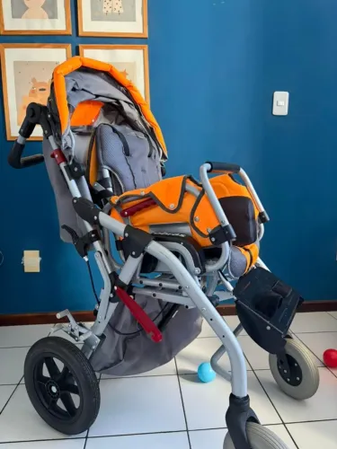 Cadeira de Rodas Postural Infantil Kinder Ortobras