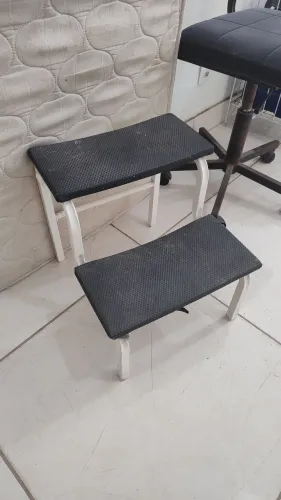 Vendo escadinha 2 degraus top oportunidade única leia a descrição.