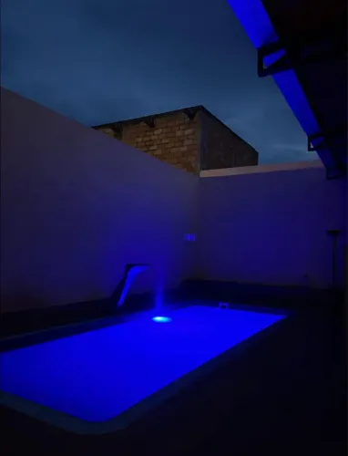 Casa com piscina a venda 