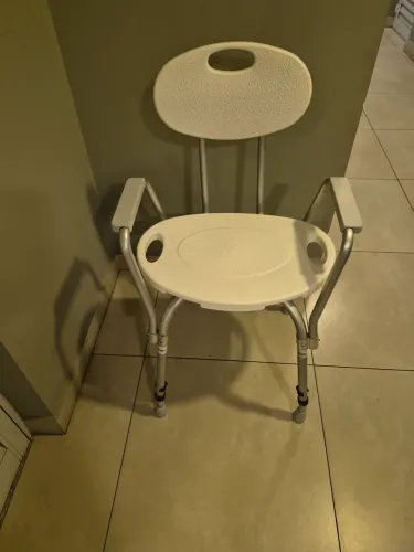 Cadeira de banho em alumínio com encosto 
