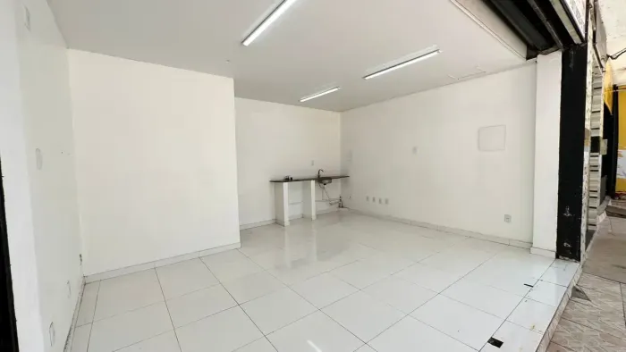 Ponto comercial na rua frei Gil térreo esquina da presidente Vargas 30m2