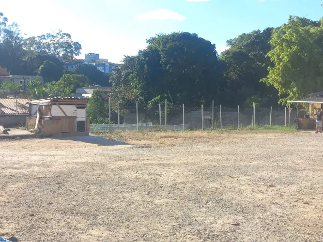 Lote / Terreno à venda em Santa Luzia