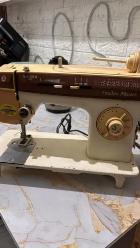 Máquina de costura Singer
