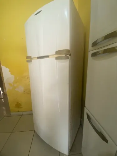 Vendo geladeira Brastemp ou troco em uma menor gelo-seco