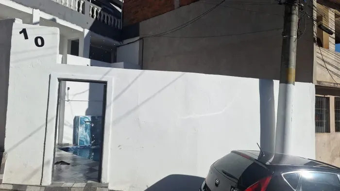 Vende Espaço com Piscina