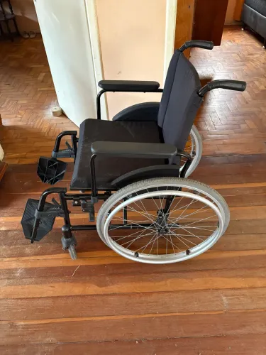 Cadeira de rodas ortomobil retrátil