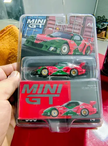 Minigt 990 Mazda RX-7