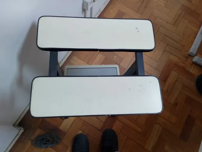 Mesa lateral de apoio perfeito estado para escritorio ou casa