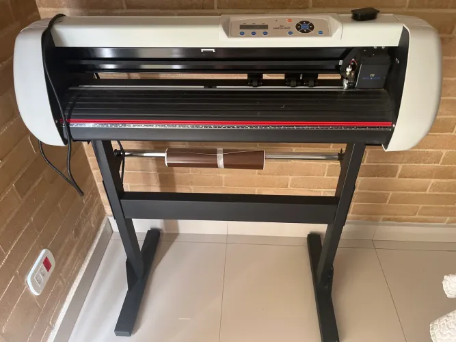 Máquina de recorte Mecolour  com todos acessórios- Apenas um uso