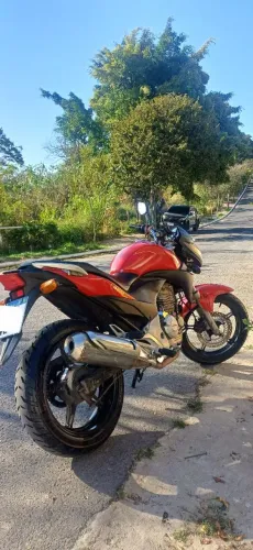 Honda CB 300R 2011 - 137 mil km - Revisada