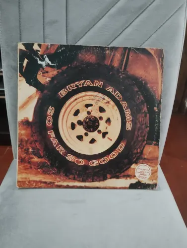 LP Bryan Adams. " So Far So Good "