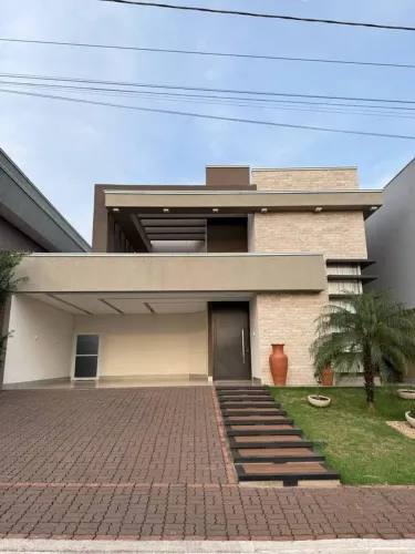 Casa em condominio fechado disponível para locação, completo em armários, e area construíd