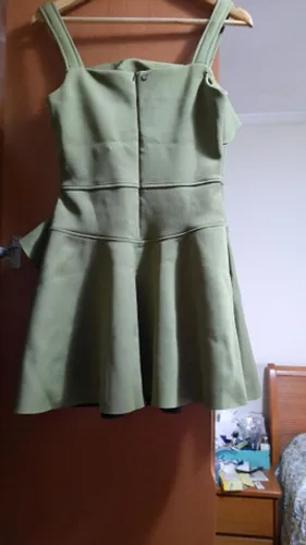 Vestido Tyrol em Neoprene tamanhos 18 (P) e 14. Novos. 50,00