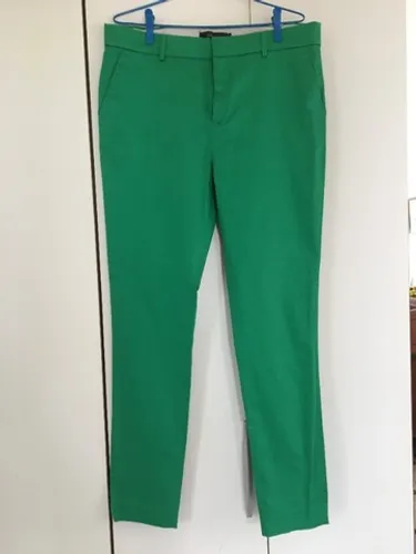 lindíssima calça verde bandeira nunca usada!