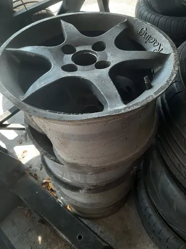 Roda aro 14 Girus Gr270 Prata tala 7 usada Volkswagen gol 4x100 Retro