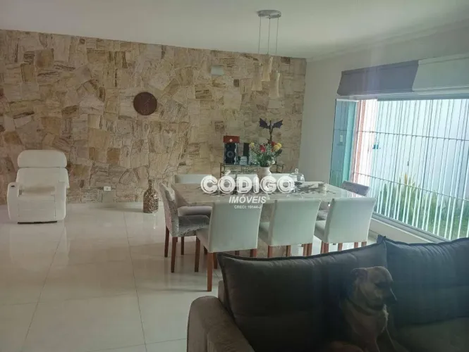 Casa Terrea com 3 Quartos sendo 1 Suite 2 Vagas com Piscina à venda, 430 metros Vila Augus