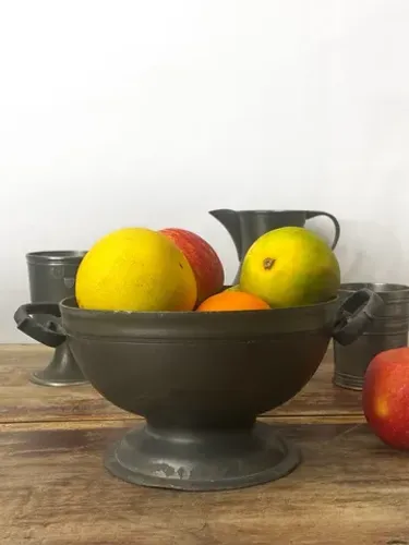 Fruteira em estanho, manufatura MGE