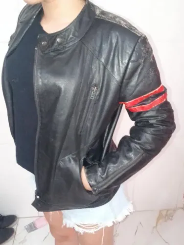 Jaqueta 100% couro anos 80 ideal p headbanger, motocicletas, metals