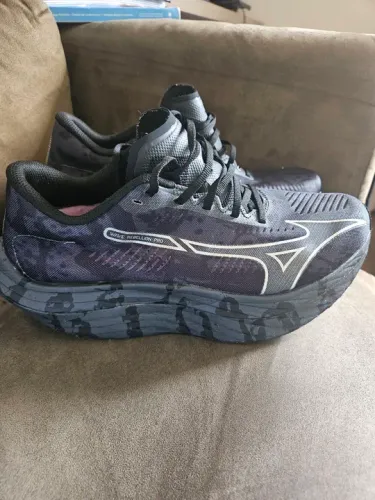 Mizuno Wave Rebellion Pro