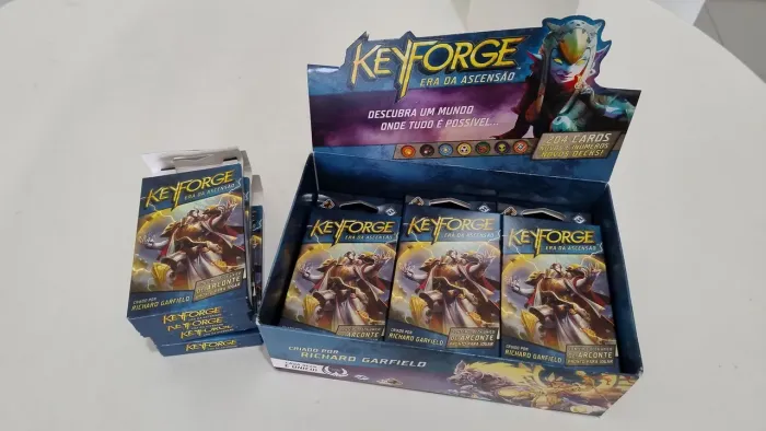 Caixa com 12 Baralhos Keyforge - A era da ascenção 