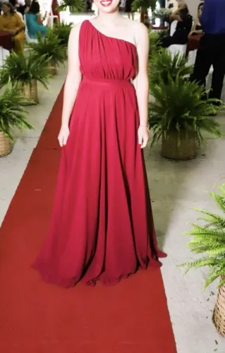 Vestido de Festa Vinho Elegante