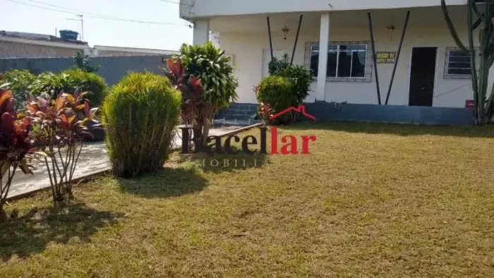 Casa em Condomínio : / Residencial / Jardim Guanabara