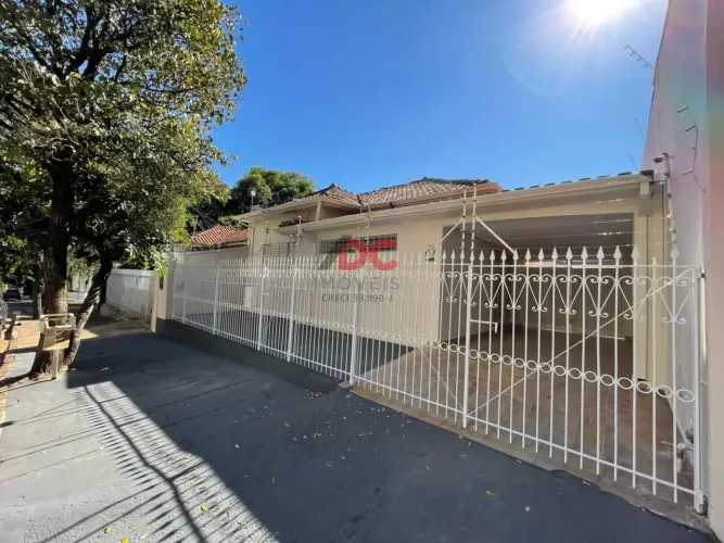 Casa para Venda em Presidente Prudente, Bosque, 3 dormitórios, 1 suíte, 3 banheiros, 2 vag