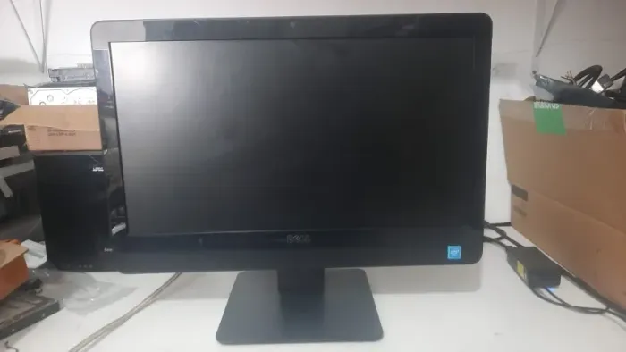 Computador All in One Dell Inspiron 20 iOne-3052-A20 - Tela 19.5" HD, Intel Celeron J3160