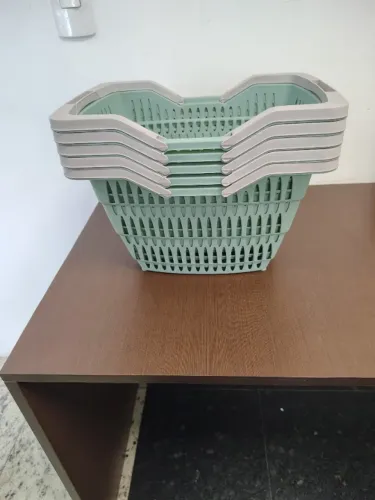 05 Cesta de plástico