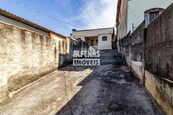 Casas para alugar - Barreiro, MG | OLX