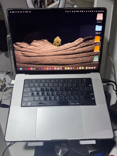 MacBook Pro m2 16 polegadas,16gb de ram e 512gb ssd