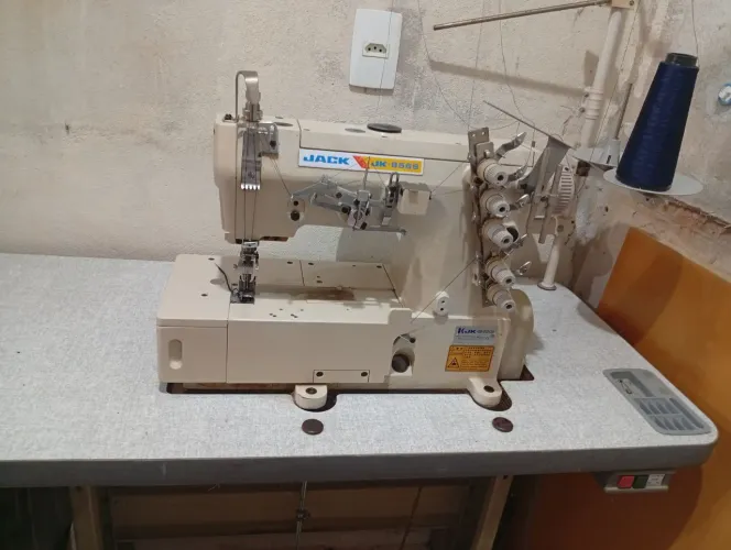 Máquina colarete industrial super conservada 