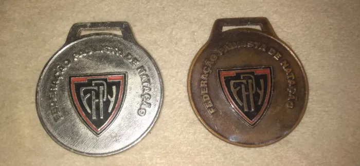 02 medalhas antigas da federação Paulista de natação