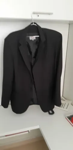 Vendo blazer masculino preto.