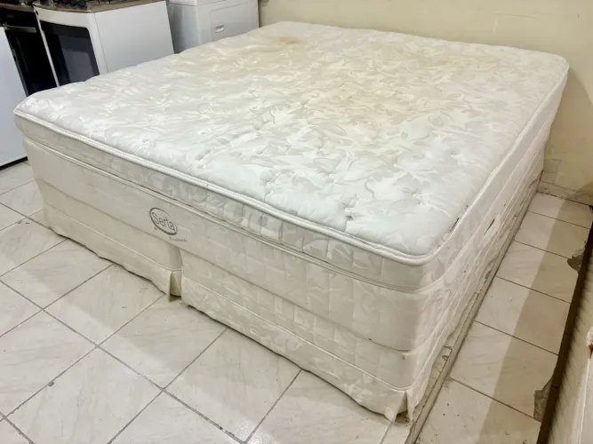 Cama box de casal King , cama super King