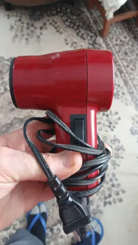 SECADOR DE CABELO BIVOLT PEQUENO 2REGULAGENS SOU DE PETROPOLIS ENTREGO NO CENTRO