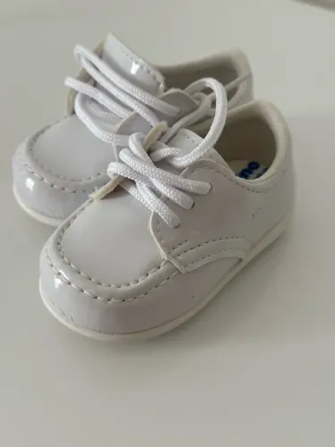 Vendo Sapato verniz social branco bebê tamanho 16