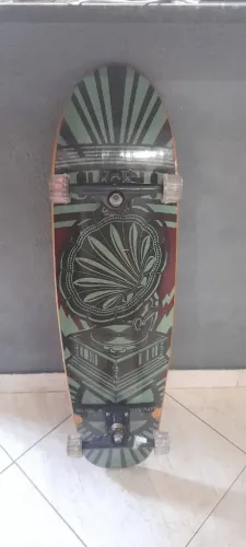 Skate Longboard da marca URGH