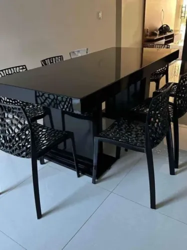 "Mesa de Ardósia Italiana - Design Sofisticado e Único!"