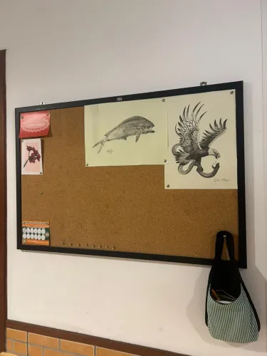 Quadro de anotações de cortiça