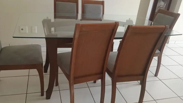 Vendo Mesa de Jantar 6 cadeiras