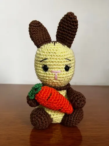 Coelhinho Amarelo em Crochê Amigurumi Páscoa Coelho Pelúcia