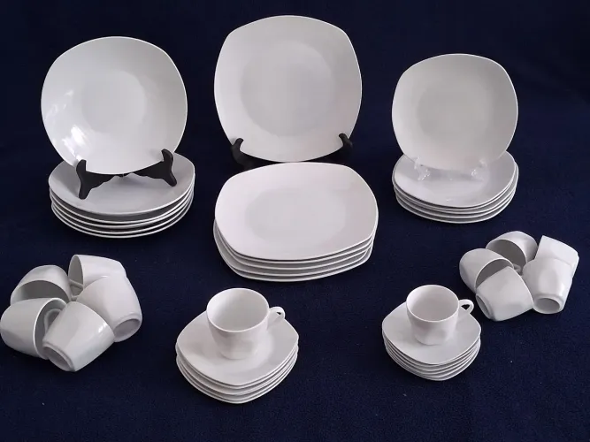 Conjunto Pratos e Xícaras - 30 peças 