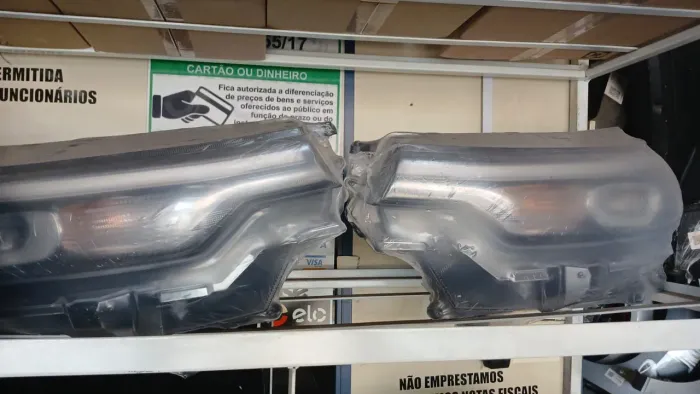 S10 ano 2025 par de farol ltz de led sem uso