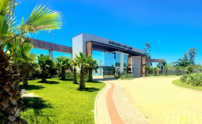 Terreno à venda com 570m² no Condomínio Aqualina Lake Club, Campo Duna, Garopaba - SC