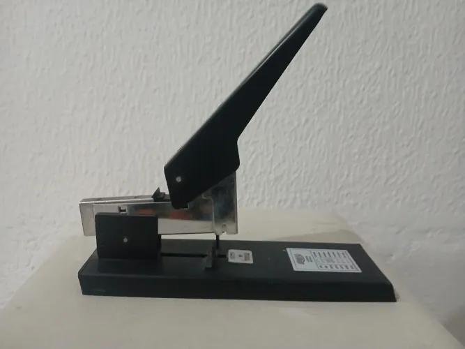 Grampeador 240 folhas