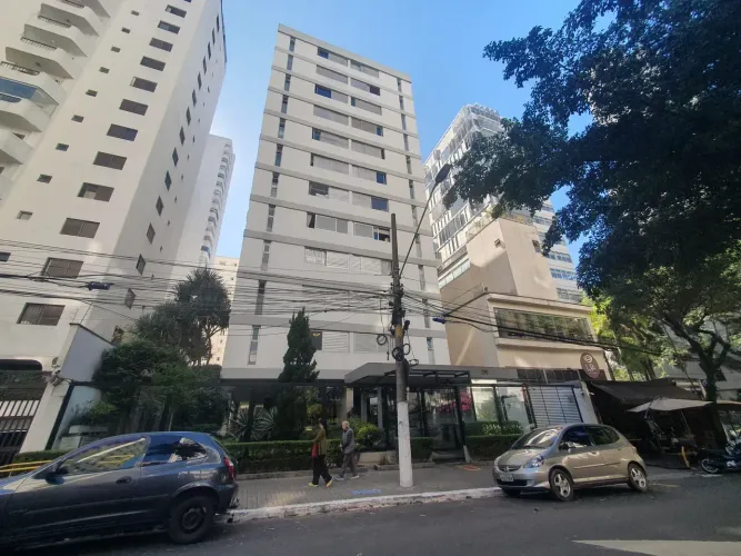 Imóvel para aluguel possui 130 metros quadrados com 3 quartos em Consolação - São Paulo - 