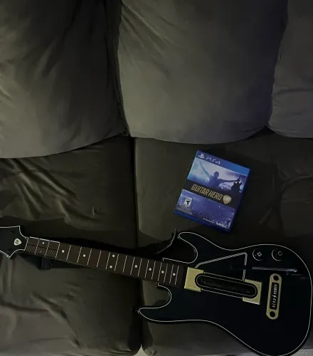 Guitar hero + guitarra